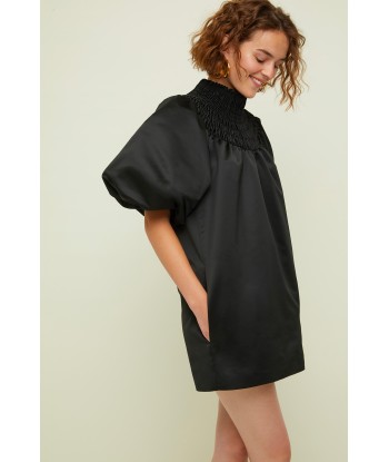 Robe courte en satin à col smocké de pas cher