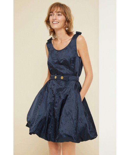 Robe boule en satin métallisé en stock