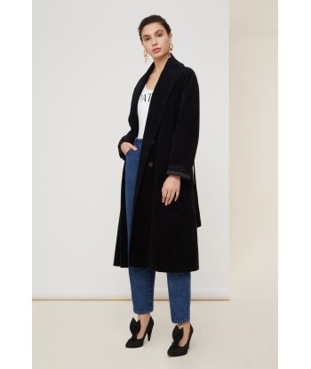 Trenchcoat aus Kordsamt ouvre sa boutique